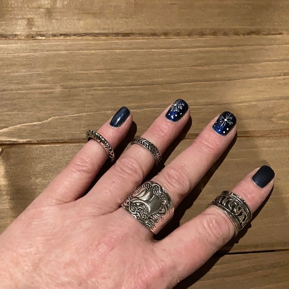 Multi finger ring bundle! - Picture 1 of 3